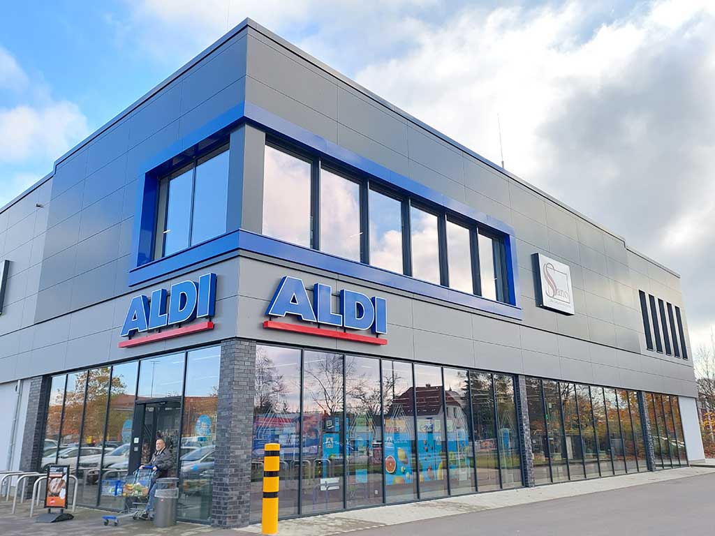 Fassadenbekleidung  der Aldi Filiale in Schwarheide